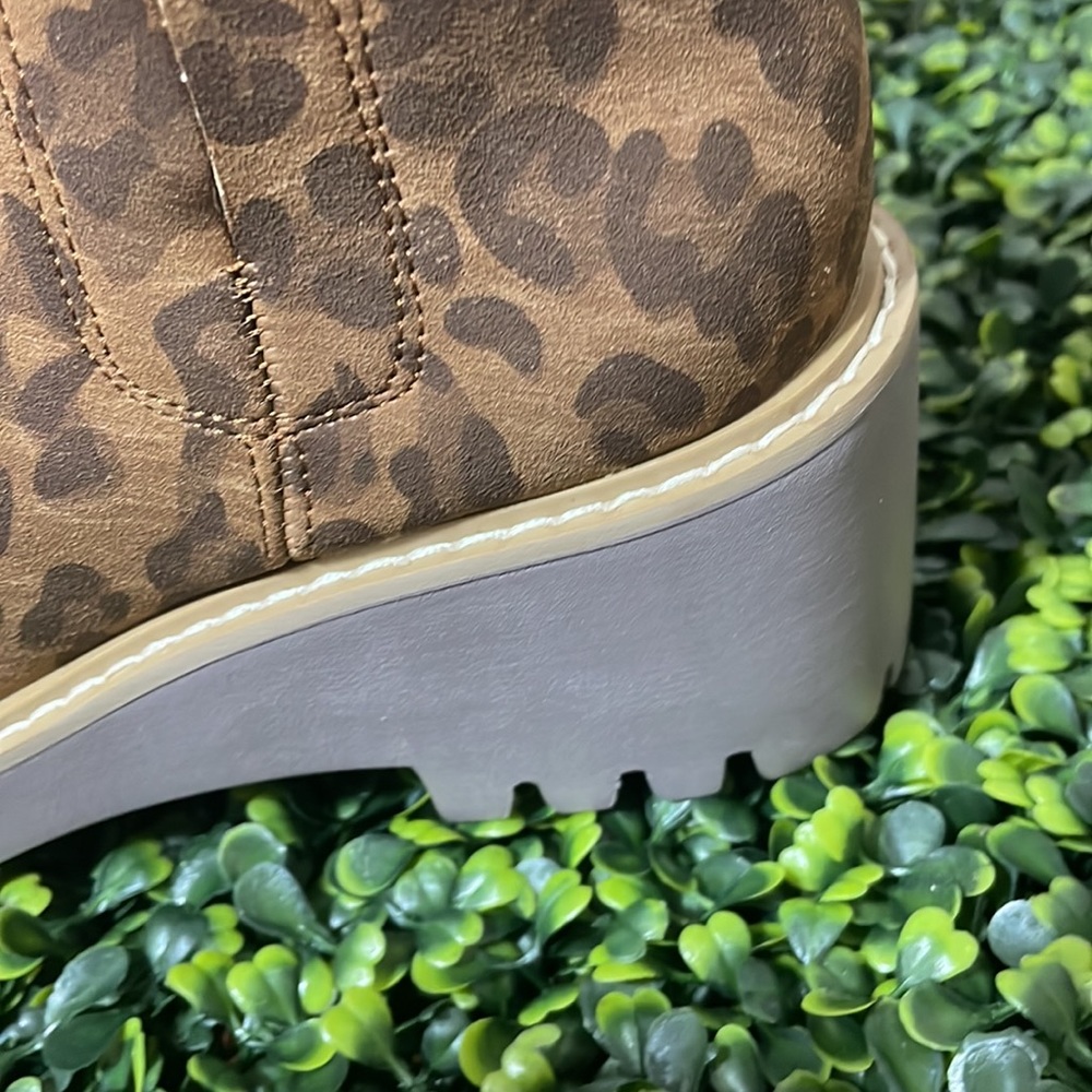 ❤️🎉NEW LAST ONE!!  Brown Leopard Basic Boots Corkys SALE HOST PICK! Size 9 - Picture 4 of 5